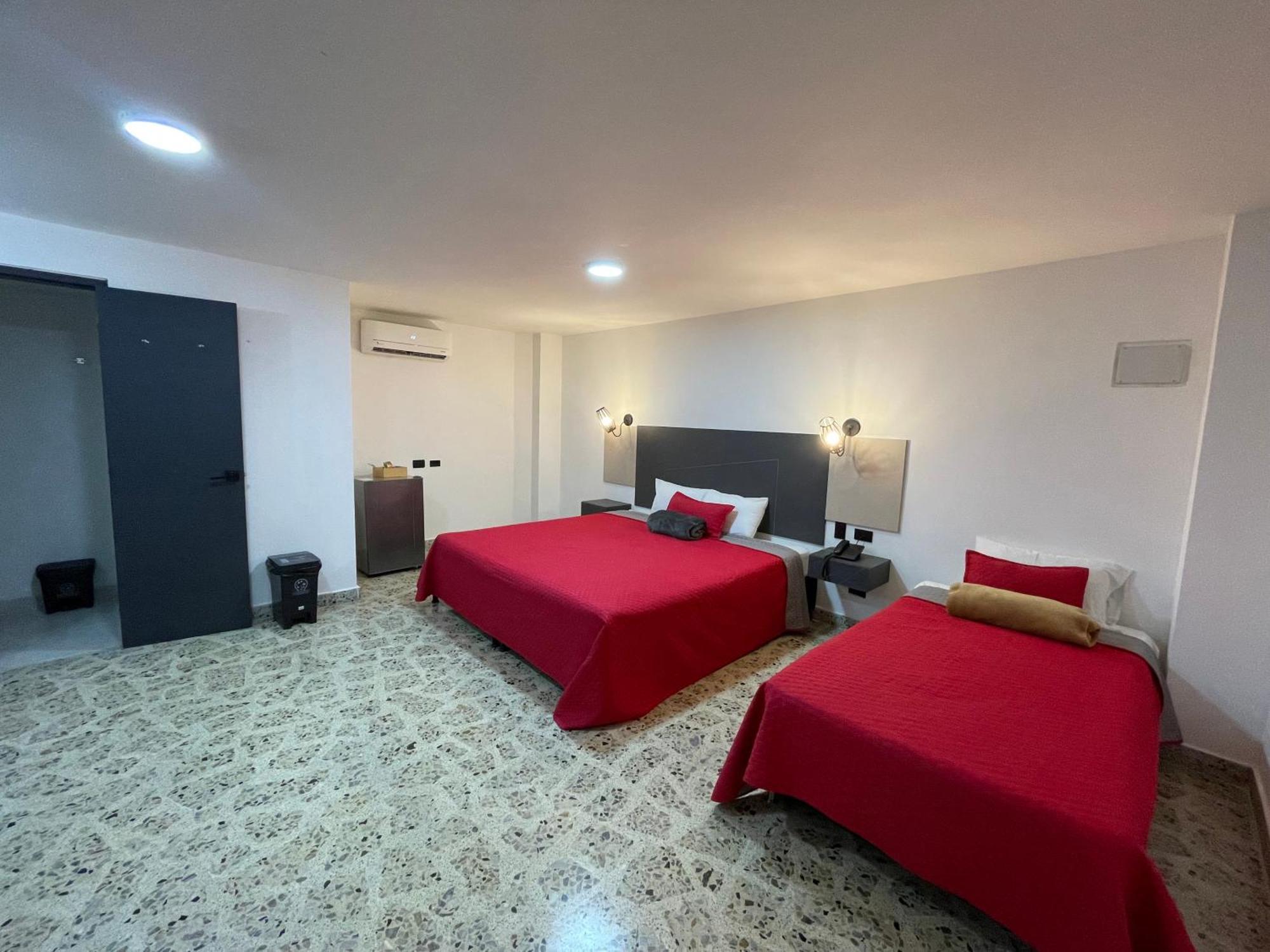 מדיין Hotel Ofix מראה חיצוני תמונה